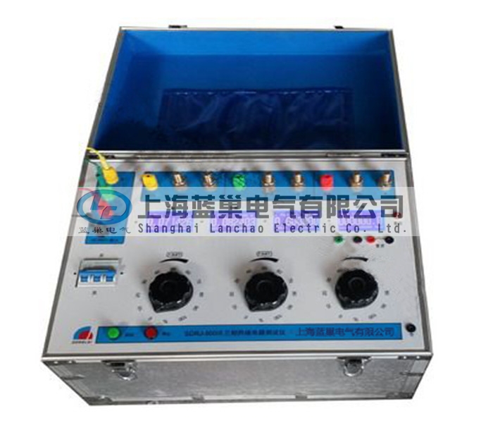 LCDL-200III三相電流發(fā)生器（簡(jiǎn)稱(chēng)三相升流器），我公司自行研制開(kāi)發(fā)的測(cè)試設(shè)備，它集國(guó)內(nèi)外同類(lèi)產(chǎn)品的優(yōu)點(diǎn)于一身，采用數(shù)控技術(shù)，抗干擾能力強(qiáng)，和上一代升流器相比，由于采用低功耗、大容量的自藕調(diào)壓器和高導(dǎo)磁率鐵芯制作的變流器。